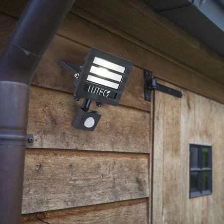 Revive Lighting Revive Outdoor 10W PIR LED Slim Security Light 2 Revive Lighting Revive Outdoor 10W PIR LED Slim Security Light - Image 2